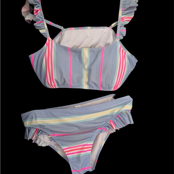 Vineyard Vines 2 piece Bikini Striped, Ruffle Edge Original MSRP $95 Padded Cups - Picture 2 of 16